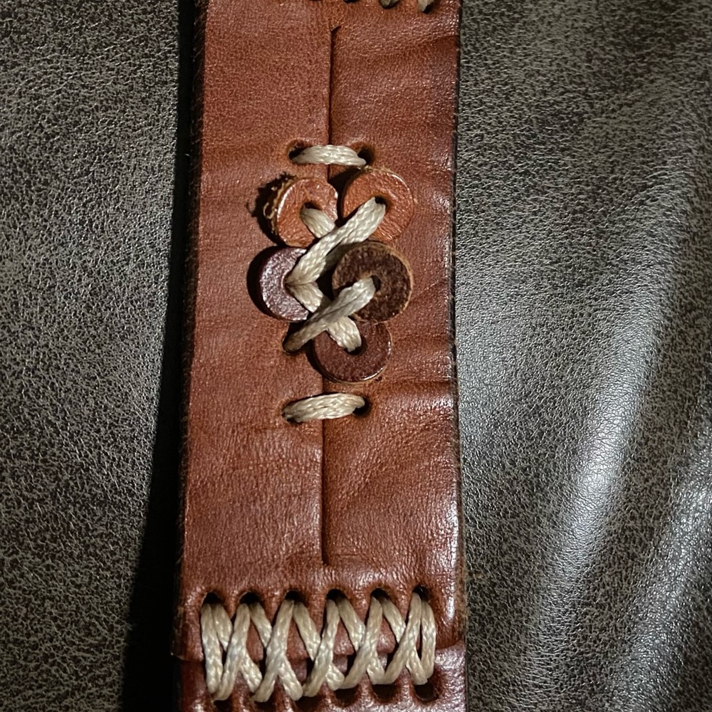 Express Woman's S Brown Leather Statement Belt 1 1/4" W 33 1/2" L Pre-Owned - Picture 2 of 6